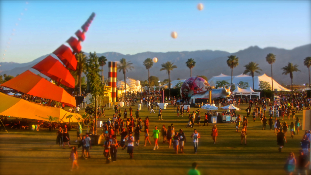 Coachella_2013_Do_Lab_and_Helix_Poeticus.jpg
